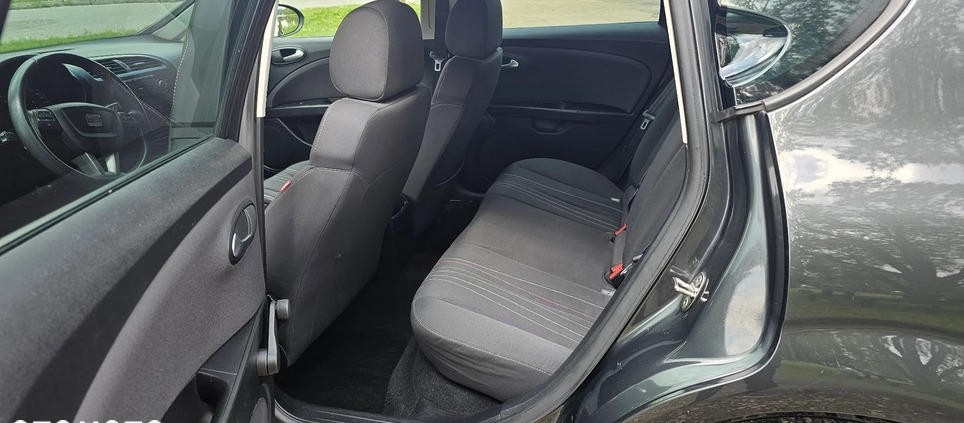 Seat Leon cena 18900 przebieg: 185350, rok produkcji 2011 z Poręba małe 352
